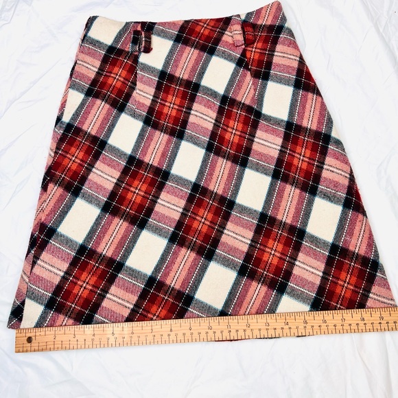 Vintage red white and black plaid A-line mini skirt - Picture 7 of 8